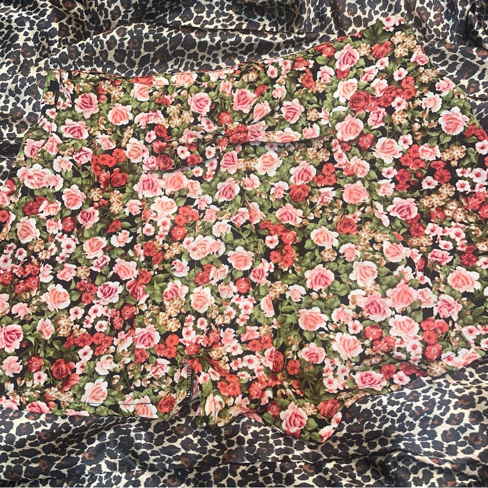 Monteau Los Angeles Floral Bow Shorts